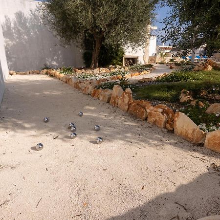 Villa With Trullo And Pool, Alberobello Esterno foto