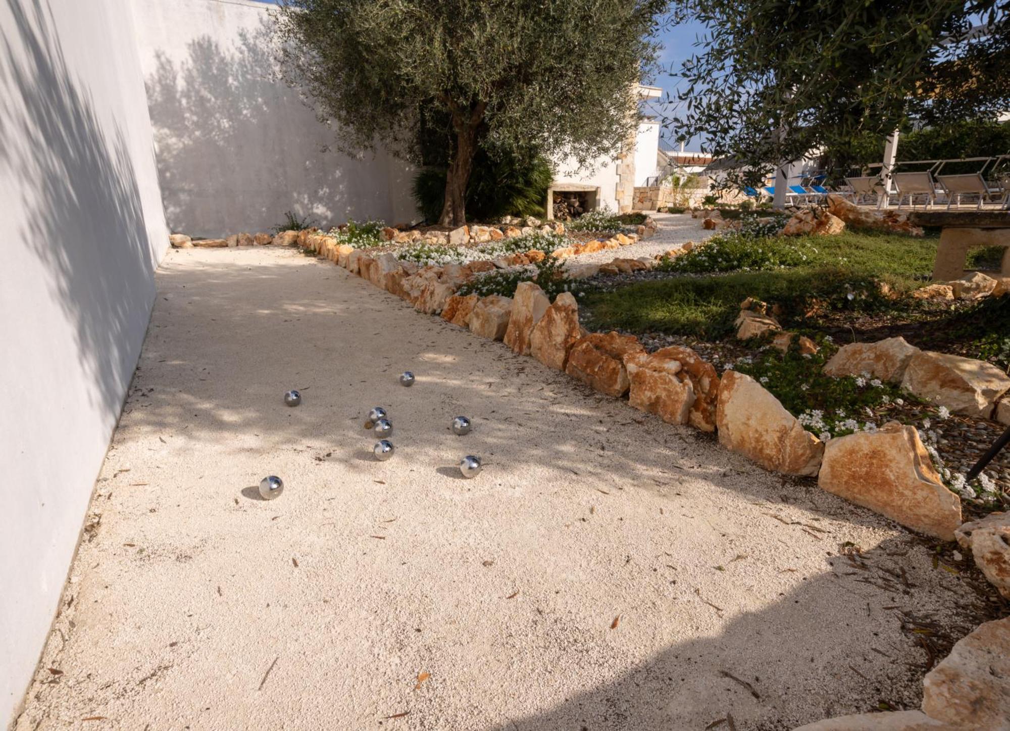 Villa With Trullo And Pool, Alberobello Esterno foto