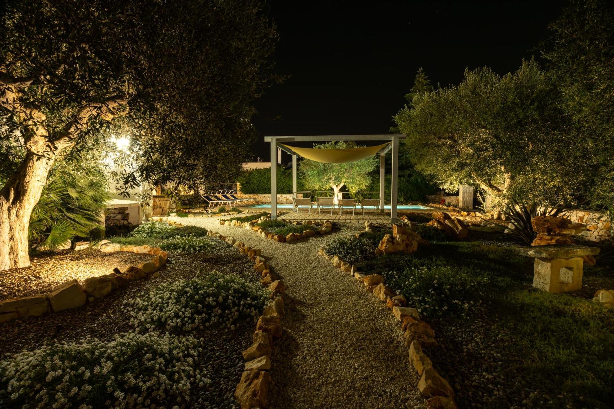 Villa With Trullo And Pool, Alberobello Esterno foto