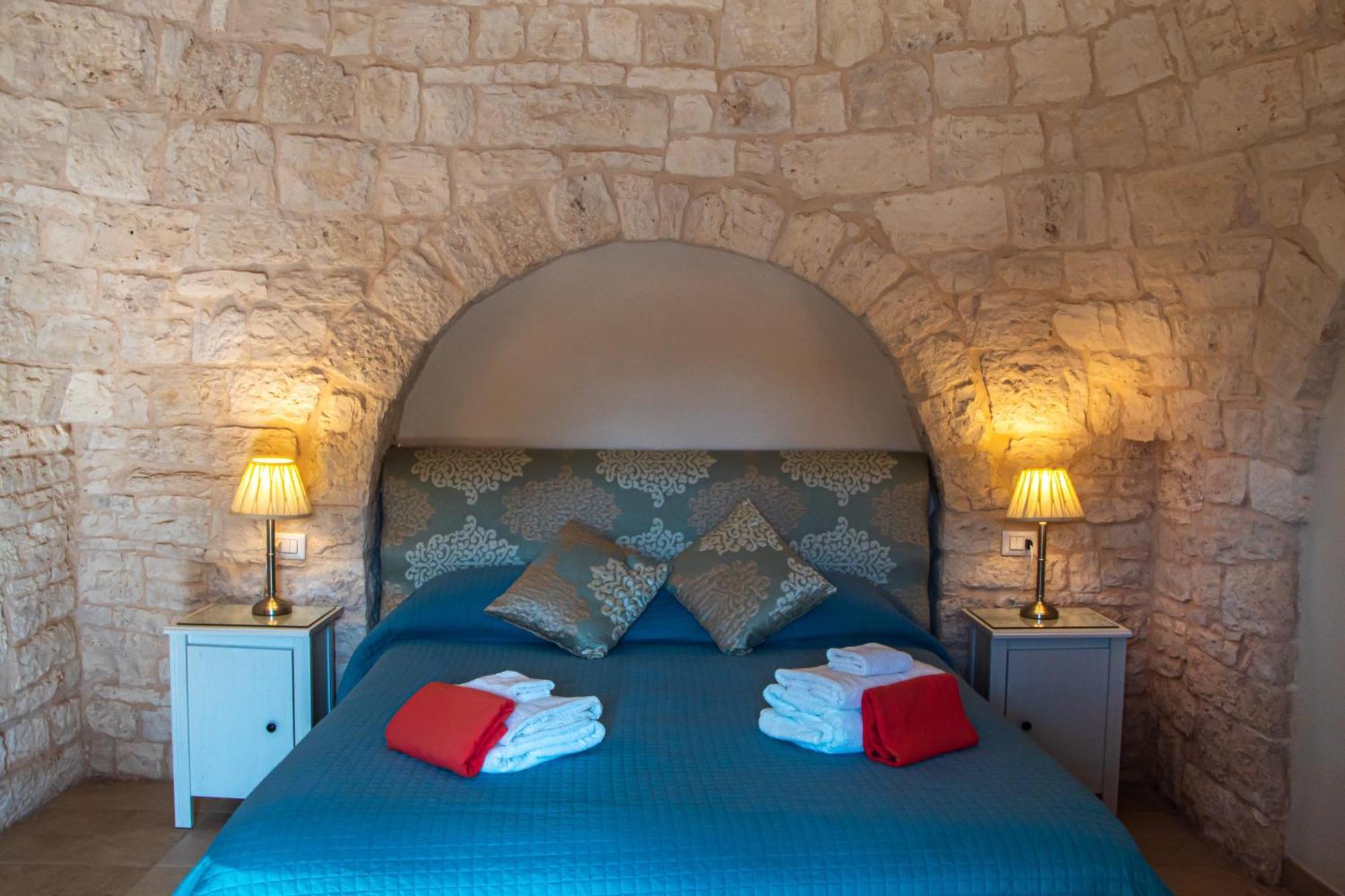 Villa With Trullo And Pool, Alberobello Esterno foto