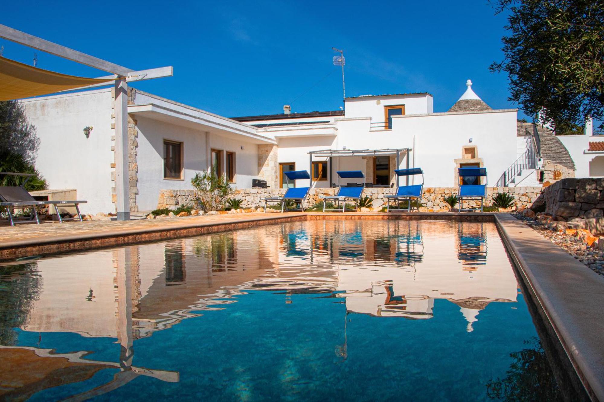 Villa With Trullo And Pool, Alberobello Esterno foto